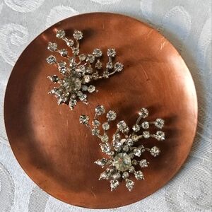 Vintage Rhinestone Atomic Burst Clip On Earrings or Collar Clips